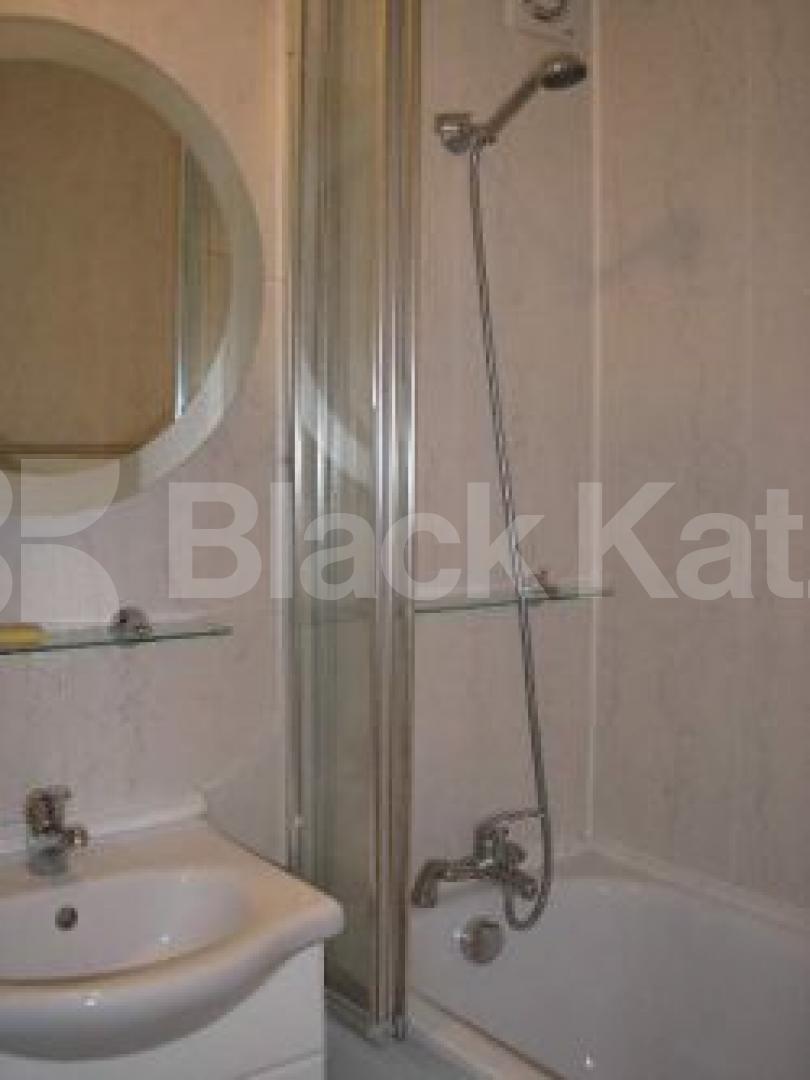 			3 Bedroom, 1 bath, 1 reception Flat			 Eden Grove, HOLLOWAY N7